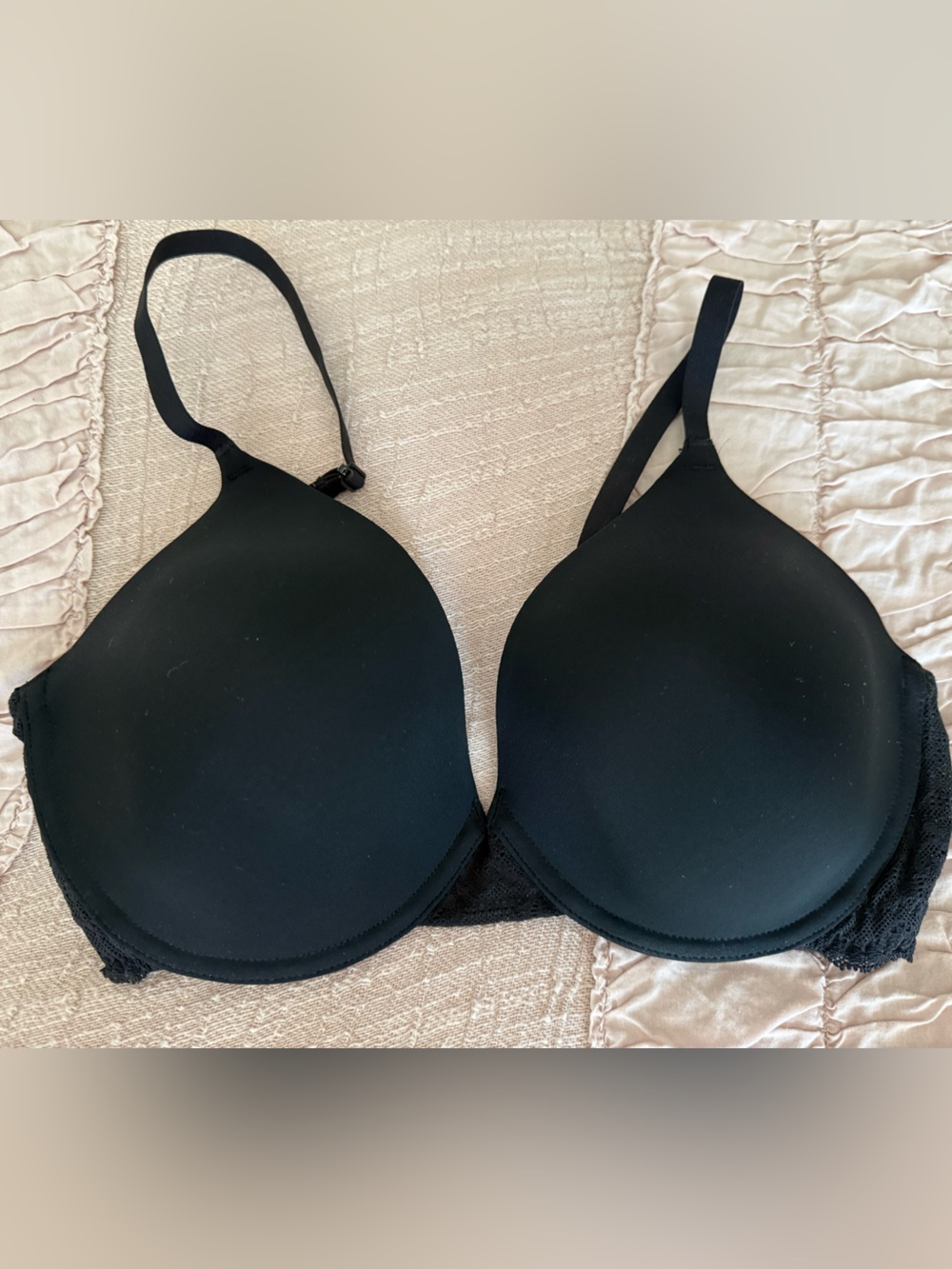 Natori Black Smooth & Lace Trimmed Bra! 32D! NWOT!